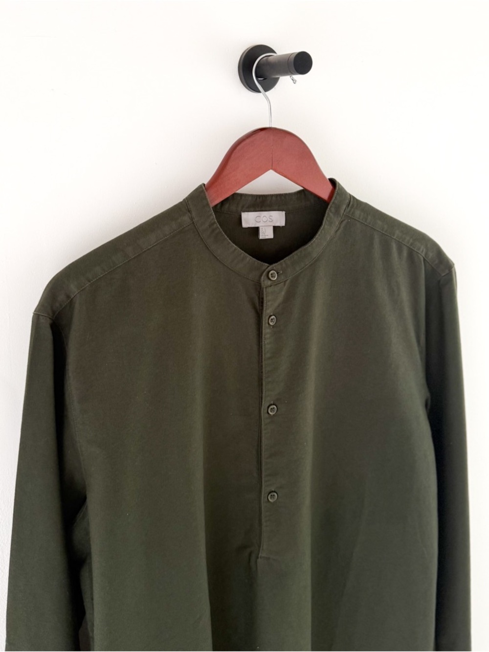 New COS Men's Olive Green Band Collar Shirt Quarter Button Twill Size L Men's - Picture 5 of 13